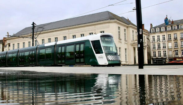 Development of safety embedded controller for Nantes' tramways